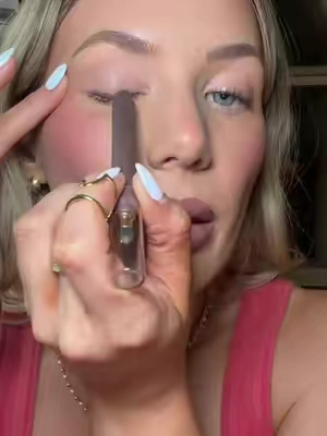 Fav eye-enhancing hack👀 @tarte cosmetics #TikTokShopCosmetics #SummerTurnUp #TTSBeautyBesties #viralmakeup #tartecosmetics 