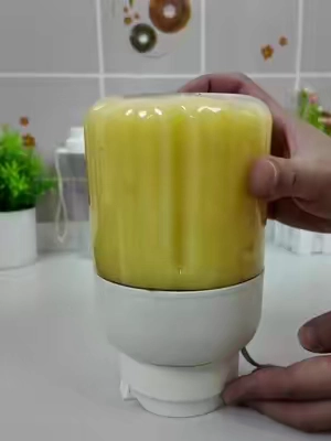 Stop Buying Expensive Smoothies! This Portable Blender Makes Fresh Juice Anywhere #Juicer #PortableJuicer #MiniJuicer #Blender #PortableBlender 