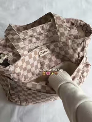 the perfect tote bag for everyday! #bag #totebag #shoulderbag #everydaybag #fyp 