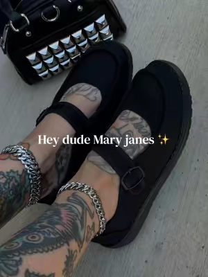 SO COMFY 🖤 if you’re a half size then size up! @HeyDude #altoutfits #altmom #heydudeshoes #maryjaneshoes #darkaesthetics 