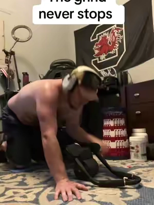 Fill the burn with the ab roller time to stop the big back shenanigans and get right ##weightloss##abworkouts##workoutroutine##workoutmotivation##beginner