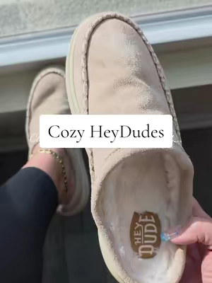 so cozzzzy🧸I'll be needing these HeyDude Clogs in every color @HeyDude #heydudeshoes #clogs #slippers #sliponshoes #tiktokshopcreatorpicks 