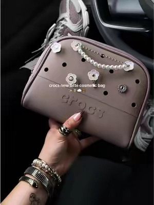 the latte color is so tea omfg @Crocs #cosmeticbag #makeupbag #purse #crocs #crocsnewarrivals 