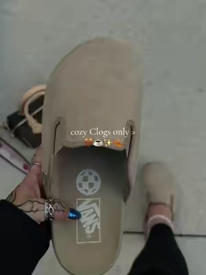 Cushion soft sole & suede upper @vans new harbor mules vr3 clogs #vans #mules #clogs #comfyclogs 🍂🤎☕️✨