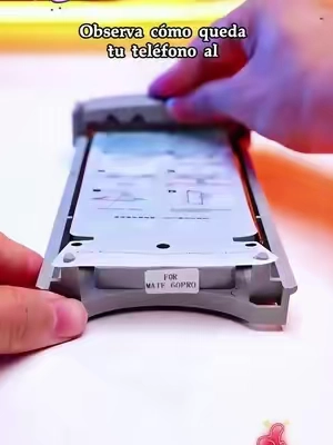 Prueba este protector de pantalla una vez y te va a encantar, porque es así de fácil. Encájalo y, en solo 15 segundos, ¡listo!#screenprotector #onefish #fyp #tiktokmademebuyit #unitedstates 