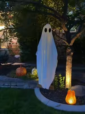 Swinging Ghost Halloween Decoration for the Perfect Spooky Porch #HalloweenDecor #SwingingGhost #GhostDecor #FallDecor #TikTokShopCreatorPicks 
