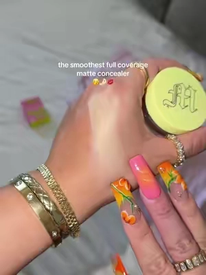 oooo this concealer is a good one 🤏🏻🤏🏻🤏🏻✨✨ #madebymitchell #fullcoverageconcealer #BeautyTok #makeup 