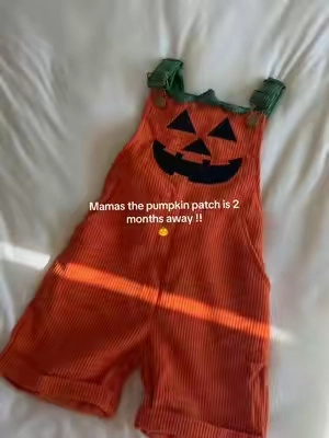 I couldn’t wait to buy this outfit for my baby it’s SO CUTE!! #toddleroutfits #pumpkins #pumpkinpatch #babyoutfit #fallseason 