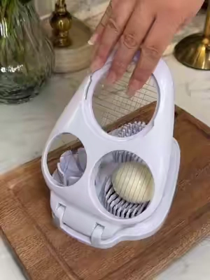 This egg slicer is amazing – I can’t believe how well it works#kitchen #tiktokshop #finds #slicer #convenient 