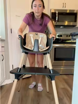 the high chair every mom would love! #convertiblehighchair #newmomtips #babychair #travelhighchair #toddlermusthaves 