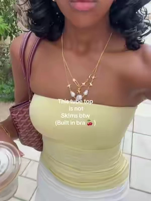 Non slip technology 😏 honestly the best tube top I’ve ever put on #tubetop 