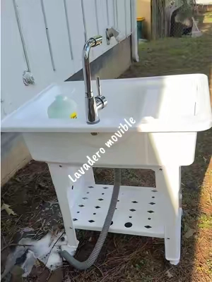 Lavadero movible perfecto para lavar tennis o lo que quieras #lavadero #lavaderodeplastico #laundry #laundryhack #lavaderos 