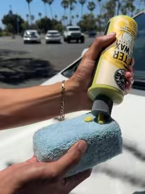 ¡Elimina la contaminación, la savia de los árboles, los residuos de excrementos de aves y mucho más con Butter Wet Wax! #chemicalguys #detailing #parati