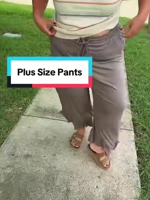 Flowy pants for plus size girls, stretchy comfy and not see through #plussizepants #plussize #plussizefashion 