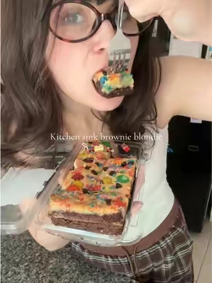 #kitchensinkbrownie #brownie #blondie #brownies #tiktokshopsnacks 