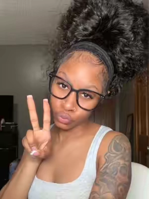 Definitely the quickest wig I’ve ever had!😳😳@UNice Hair  @UNICE @UniceHairCo  - - - - #juhhdior #unicehair #headbandwig #beginnerfriendlywig #easywiginstall 