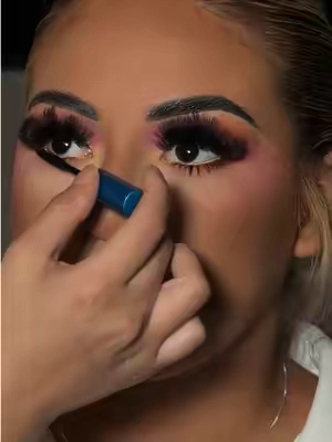 ✨🧡 Karol G inspired Makeup Tutorial 💗💕✨ #houstonmakeupartist #houstonmua #glittermakeup #karolgmakeup 
