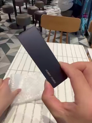 A very easy-to-use flash memory. It can store 25,000 photos and 500 hours of high-definition videos. The price of 1TB is very favorable#DealsForYouDays #SummerWins #flashdrive #memory #phonestorage 