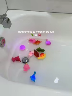 These dinosaur & sea creature bath toys make bath time so much fun! 🛁🦖🫧 #bathtoys #toddlergiftideas  #momfinds #kidstoys #toddlermom 