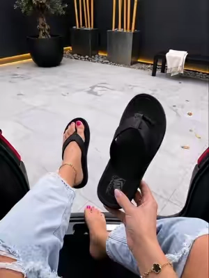 Can never go wrong with these sandals 🖤✨ #tiktokshopcreatorpicks #sandals 