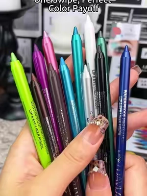 This 12-Color Eyeliner Set Makes Every Eye Look Better#eyelinerhack 👀 #BeautyTok  #makeupmusthaves ✨ #eyemakeupideas 💕 #MakeupRoutine 🌸
