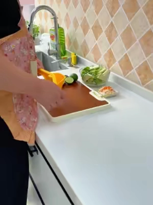 You can juice anything and everything with this! #juicer #kitchengadgets #kitchentools #cooktok #CookingHacks