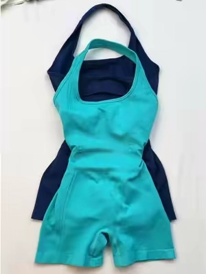 One-piece fit makes every session more focused and efficient. 🏋🏻‍♀️✨🧘🏻‍♀️ #spotlightfinds #jumpsuit #workout #gymwear #backlessjumpsuit 