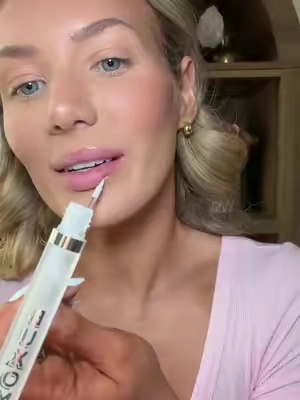 Didn’t expect this to actually work…. Consider me impressed👀🫰🏼🫰🏼 @buxomcosmetics #TTSNationalLipstickDay #TikTokShopCosmetics #SummerTurnUp #lipcombo #TTSBeautyBesties 