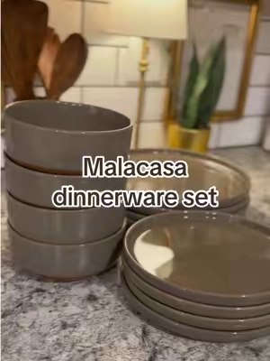 The perfect brown!! Can’t wait to eat some chili and pumpkin pie on this dinnerware set 😍🥧🍽️ @MALACASA #dinnerwareset #soupbowls #kitchenware #ceramicdinnerware #fallaesthetic 