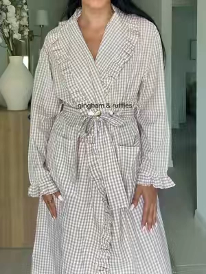 gingham & ruffles pls!!! 😍 size medium! 5’7”, 125  #robes #maternityrobe #expectingmom 