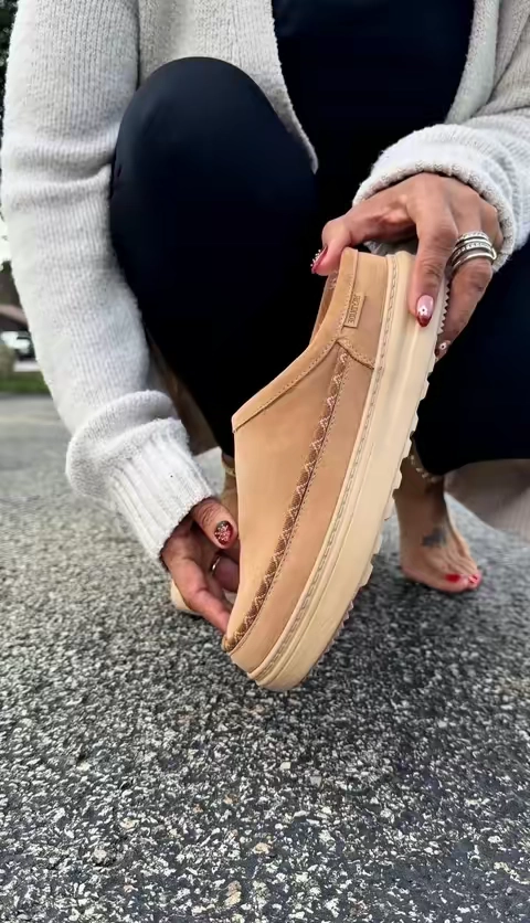 Cozy Season is almost here and HeyDude just dropped the HeyDude Remi Toastee Clog @HeyDude #heydude #heydudes #tiktokshopcreatorpicks 