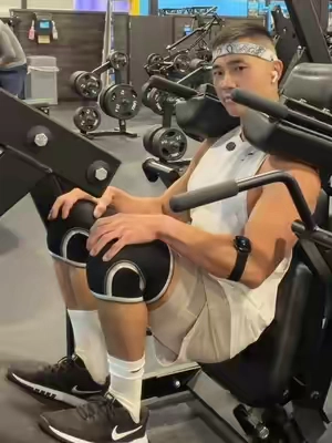 Leg day without knee pain #kneesleeves #gymreapers #legday @Gymreapers 