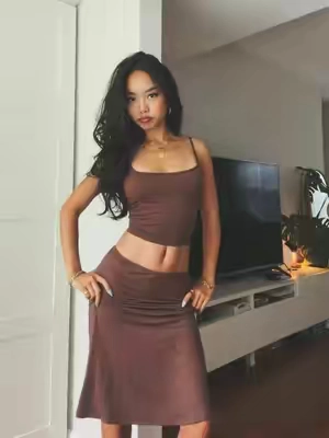 Obsessing over this brown set #outfitset #brownskirt #midiskirt