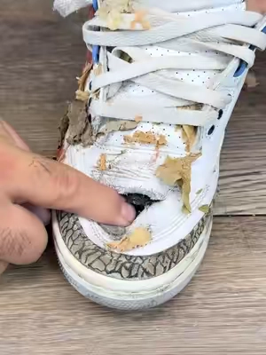 This is how I turned these beaters into heaters😯🔥 #shoedoc #shoelada #shoecleaner #150bucks #jordan3