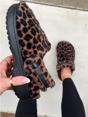 Leopard print Crocs! #crocs #crocsnewarrivals #fuzzyslippers #slippers 