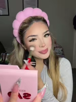 Limited edition cheek clapper blush trio shade: hot candy 🍬 ❤️‍🔥 @ONE SIZE BEAUTY ❤️ #onesize #onesizebeauty #cheekclapperblush #blush #blushtrio 