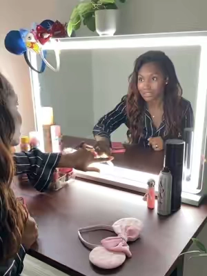 I absolutely love this vanity mirror 