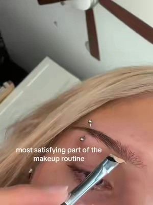 it’s hard to do it and record😢 also ignore that big ahh bump on my eyebrow ok