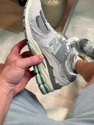 New Balance went wild on these 🧟‍♂️🧟🔥🔥#tiktokshopcreatorpicks #tiktokshopsummersale #newbalance #newbalance2002r #newbalance2002rprotectionpack 