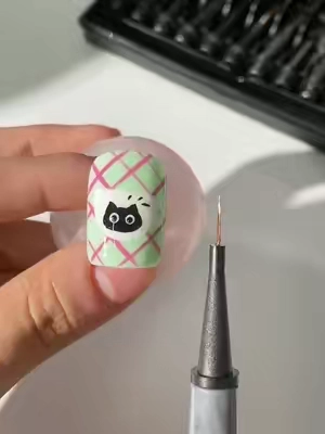 The set for artists and beginners alike. 🖌️💅#diynailart #nailbrush #nailtutorial #nailhack #selfnail 