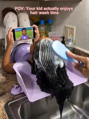 This kids hair washing basin with neck support made hair washing so much easier, my little one stays comfortable and bath time finally feels calm instead of chaotic  #momlife #parenting #bathtimehacks #toddlercare #TikTokMadeMeBuyIt