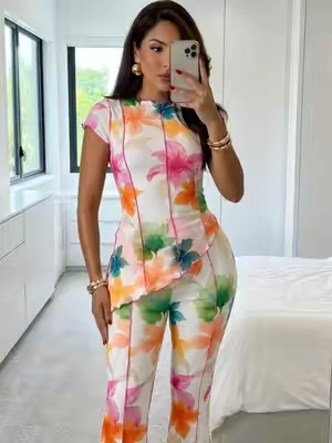 Lettuce hem details and sheer mesh perfection. Flattering in all the right places! ✨#OOTD #summerwins #womenfashion #summeroutfits #casualoutfits 