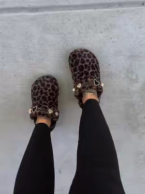 🍂✨🐆🖤 #crocs #crocsnewarrivals 