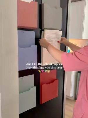 Might be the best mom hack yet for back to school👧🏼✏️💗📚 Don’t let all the papers stress you out this year! #momhack #backtoschoolshopping #backtoschoolorganization #TikTokshopbacktoschool 