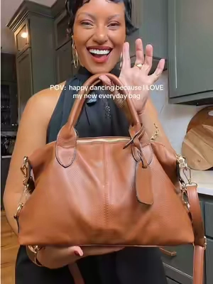 The perfect everyday bag! Shoulder tote bag 🤎 #everydaybag #leatherbag #pursetok #tophandlebag #crossbodybag @QK BAG 
