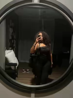 This top eats but the leggings are tea 
