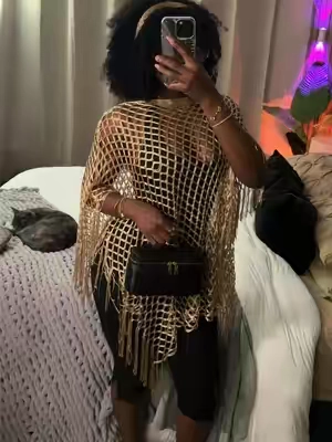 Shawls just make outfits look so chic 🤩#outfitinspo #shawl #capris #ootdinspo #summeroutfits 