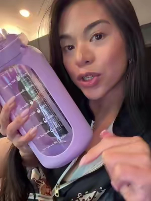 Low toxic high quality water bottle ✔️✔️✔️ #timedwaterbottle #waterreminder #hydrationtips #workwaterbottles #nontoxicbottle 