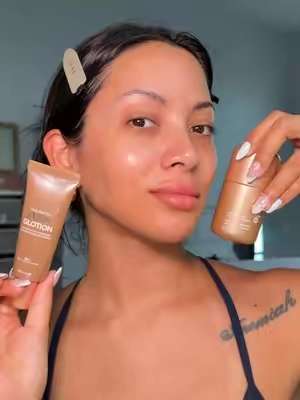 I fear I don’t see a difference 🫣 @loréal paris usa  Lumi Glotion in shade Medium #lumiglotion #skinprep #glowyskin #lorealparis #glazedskin 