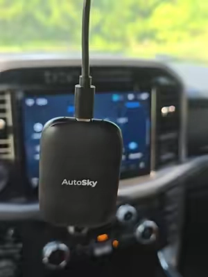 POV: Your car has wired CarPlay or Android Auto but you hate plugging in every time — this AI Box makes it wireless and adds Netflix, YouTube, Hulu, and more 📱 This AutoSky AI Box Lite is a game-changer. Wireless CarPlay & Android Auto, streaming apps, easy install, and turns your car screen into a full smart entertainment hub. No more cables, seamless connection, and way more fun on road trips. If your car feels limited with wired-only, this box upgrades it big time. Drop a 📱 if you need this! Tap the orange cart 🛒 #WirelessCarPlay #AndroidAutoAdapter #CarTech #AutoSky #CarStreaming 
